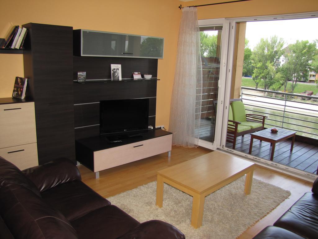 גיור Dunalux Apartman חדר תמונה
